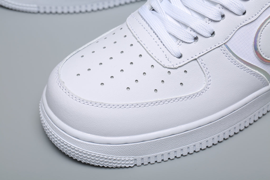 Classic Low Sneaker 07 LV8 All White AF1