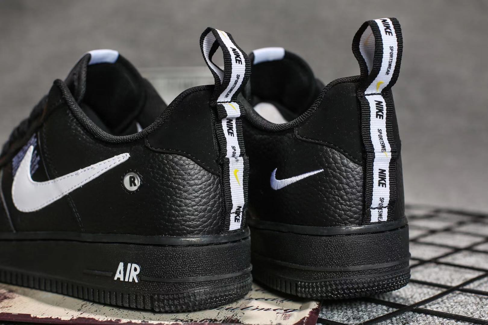 Classic Low Sneaker 07 Ultility Black AF1