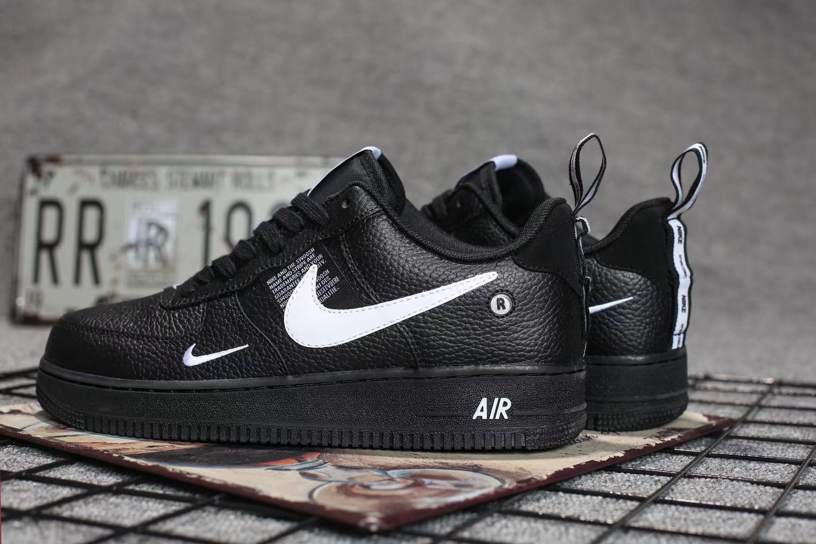 Classic Low Sneaker 07 Ultility Black AF1