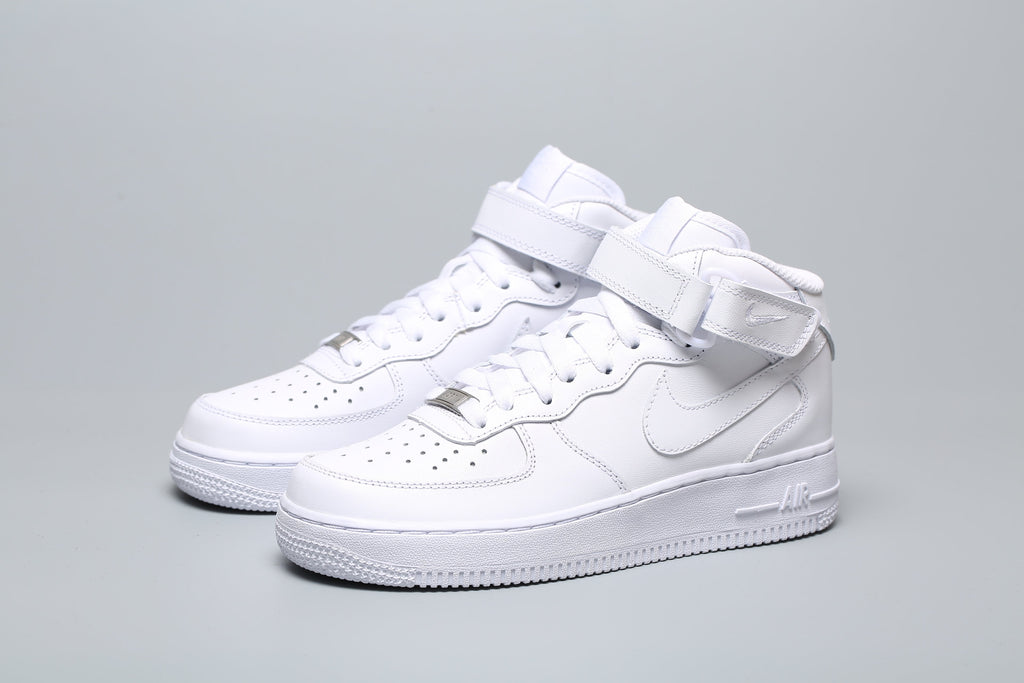 Classic Low Sneaker Mid All White AF1