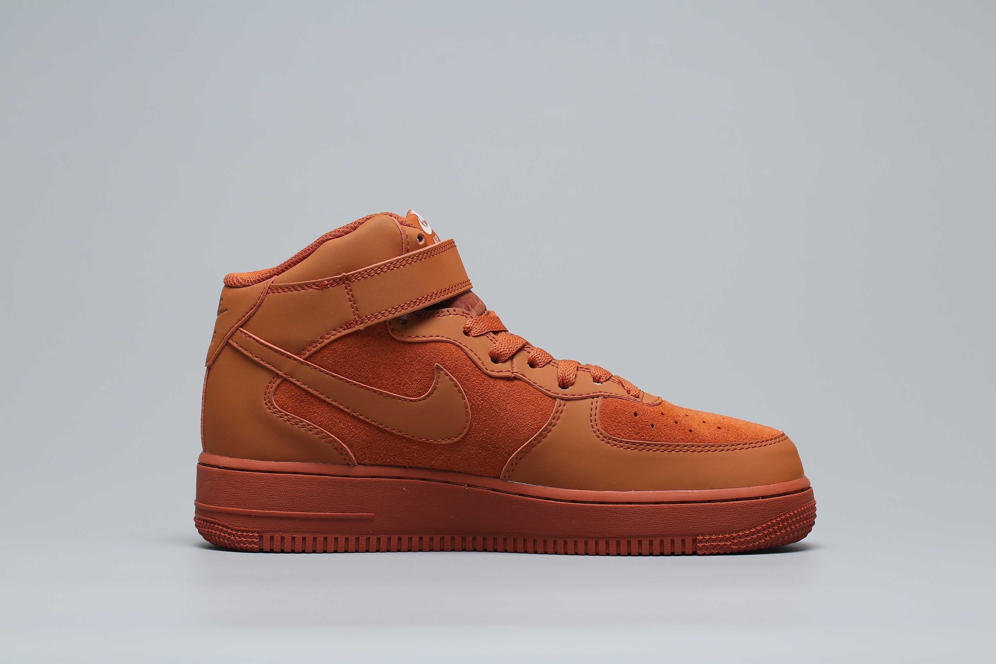 Classic Low Sneaker Mid Orange AF1