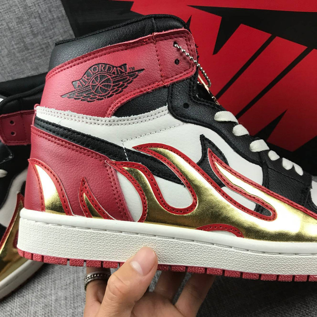 Retro Basketball Shoe 1 Fire Bred Black Toe Limited AJ1