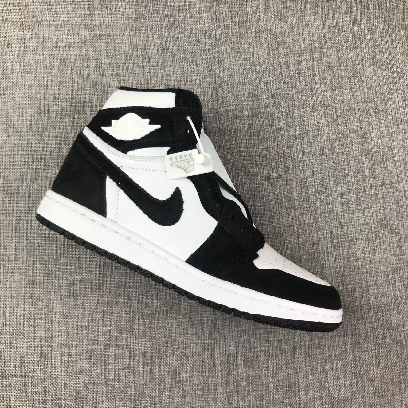 Retro Basketball Shoe 1 Mid Black White Concord Style AJ1