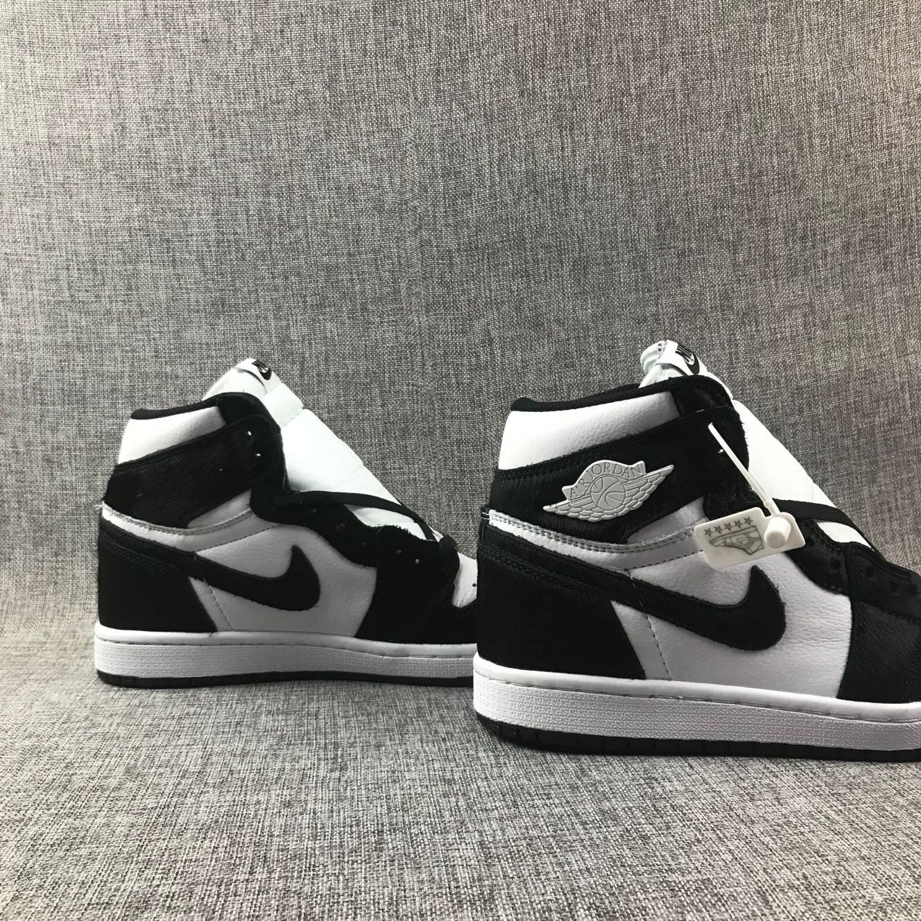 Retro Basketball Shoe 1 Mid Black White Concord Style AJ1