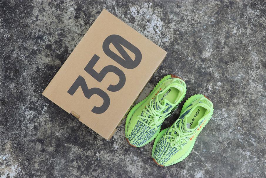 Boost Sneaker 350 V2 Beluga YZ350
