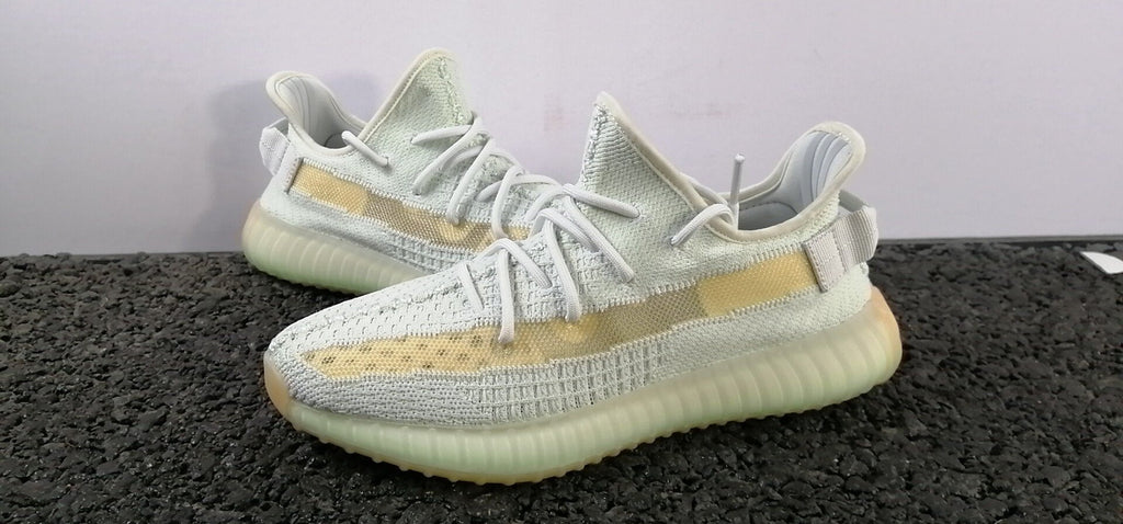 Boost Sneaker 350 V2 Hyperspace YZ350
