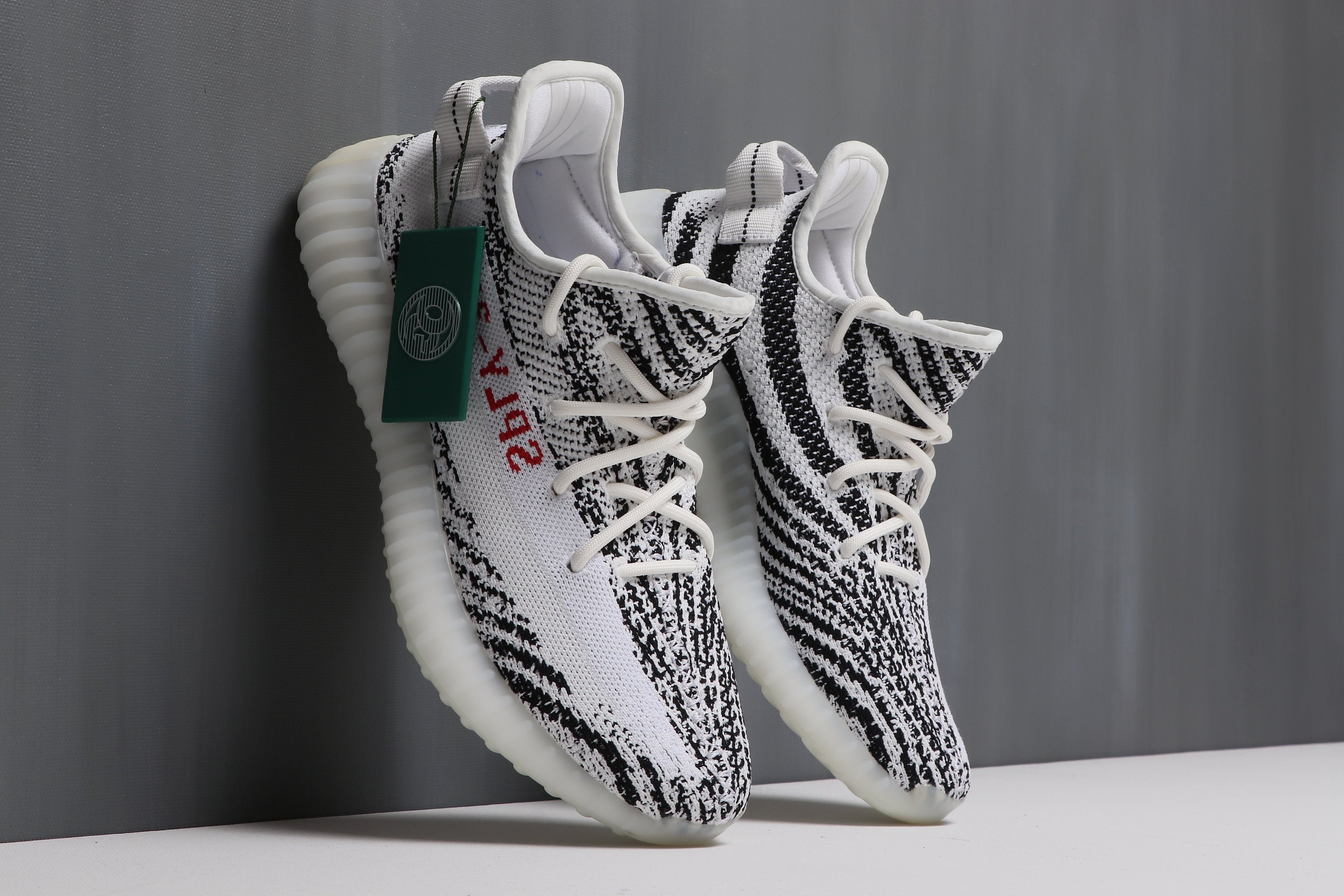 Boost Sneaker 350 V2 Zebra YZ350