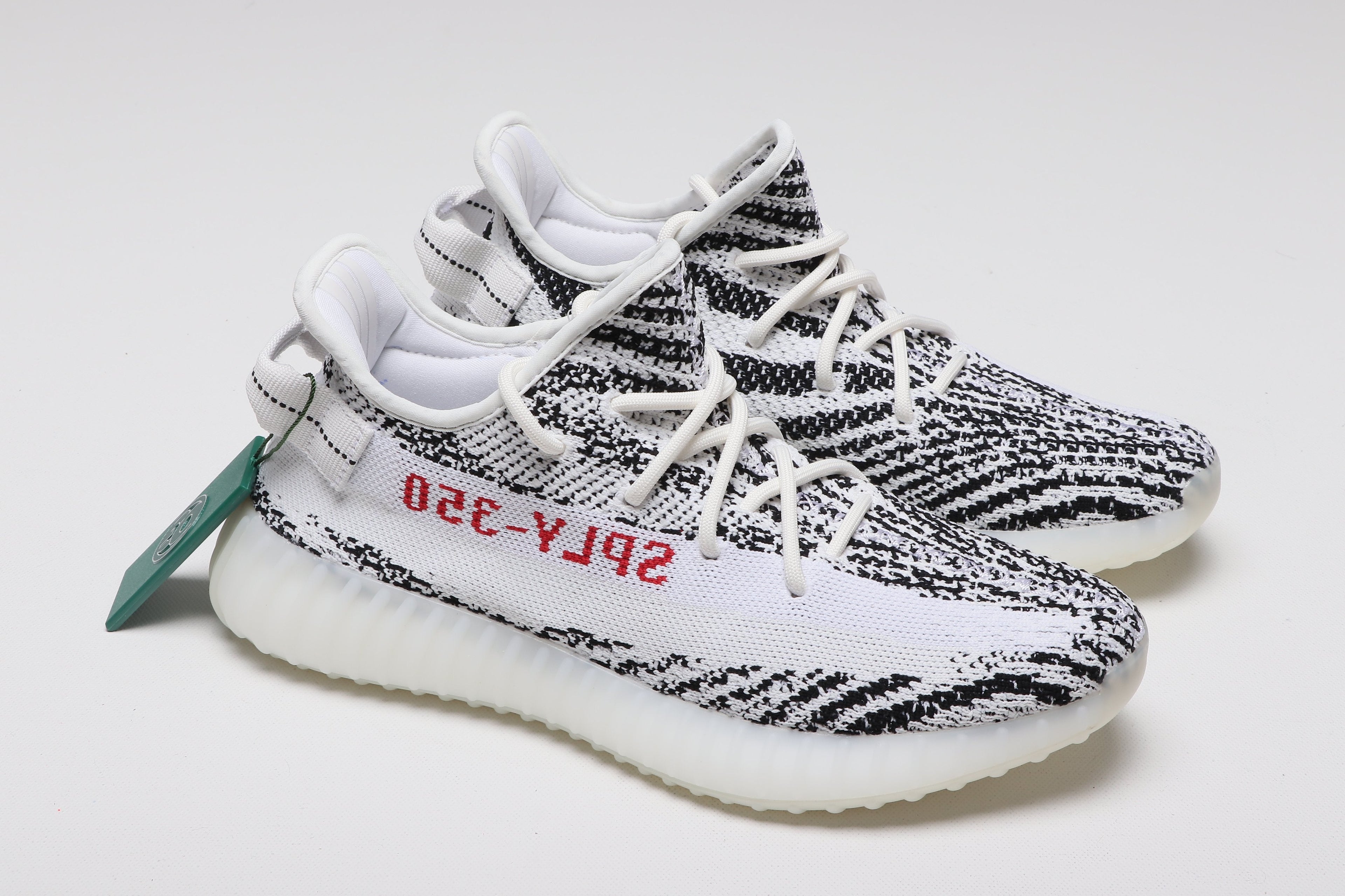 Boost Sneaker 350 V2 Zebra YZ350